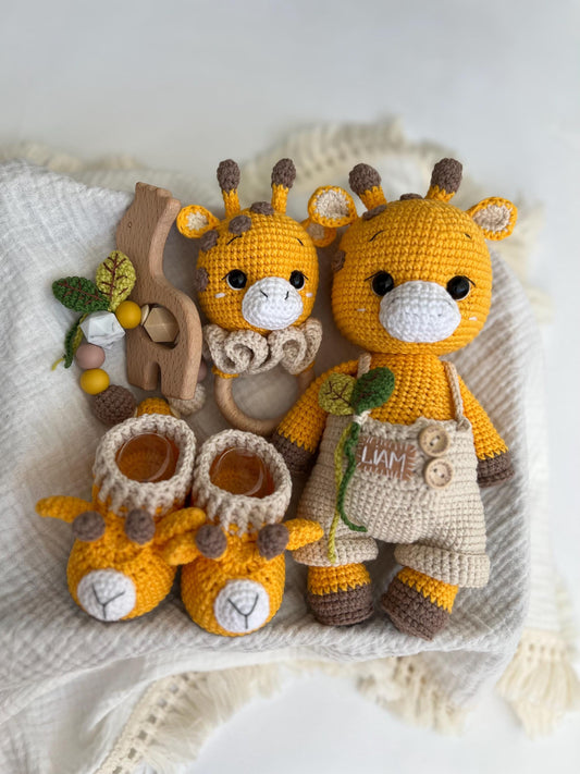 Toddler crochet giraffe amigurumi toy, personalized safari nursery decor, baptism baby gift, grandchild first christmas gift