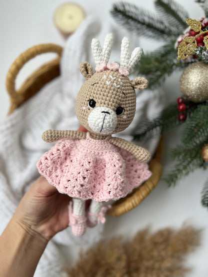 Cute crochet Christmas reindeer, girl nursery decor, deer amigurumi toy, first Christmas gift, baby shower gift, organic baby toys