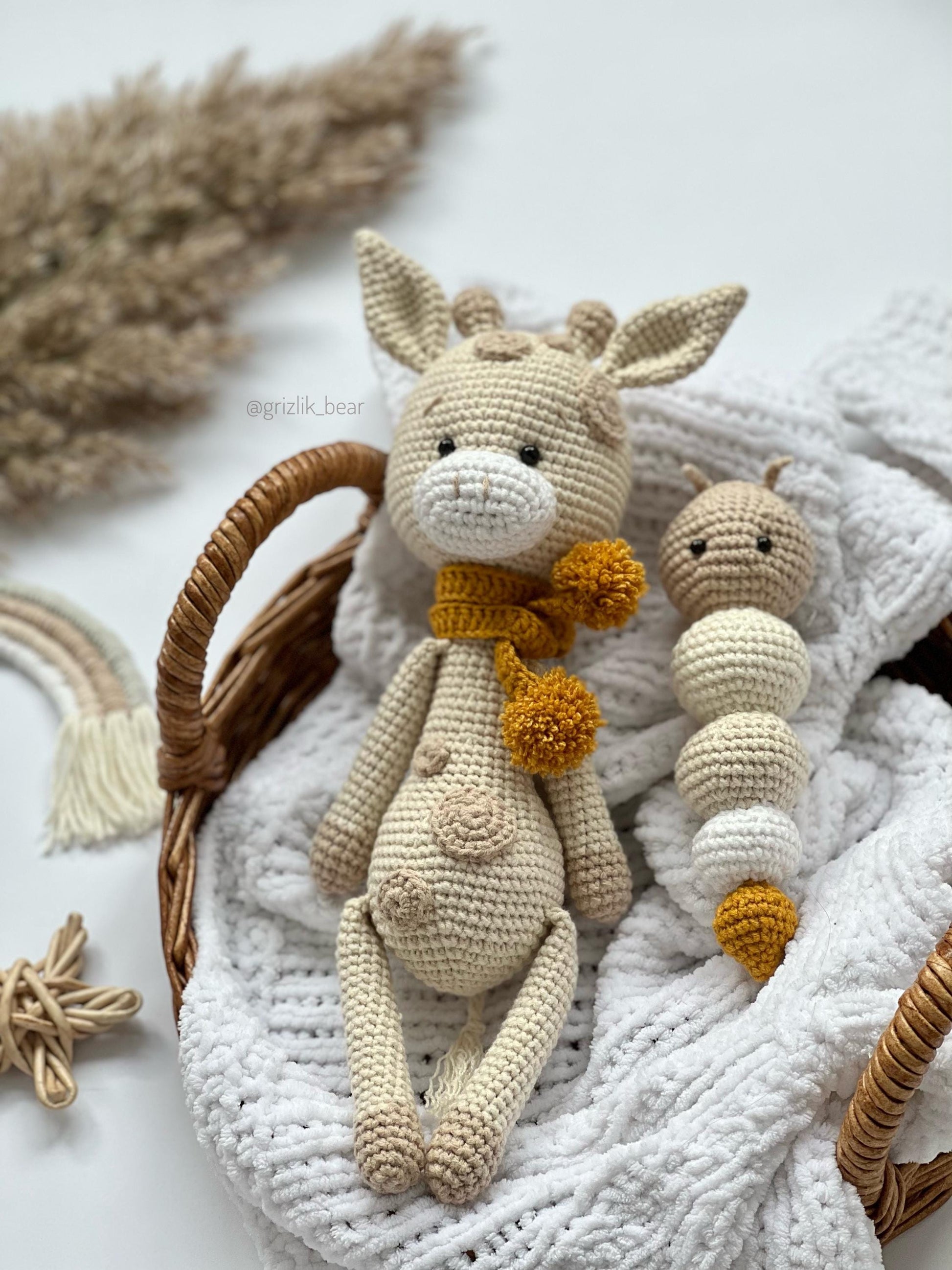 Safari crochet toy, crochet amigurumi giraffe, toddler first Christmas gift, organic baby toys