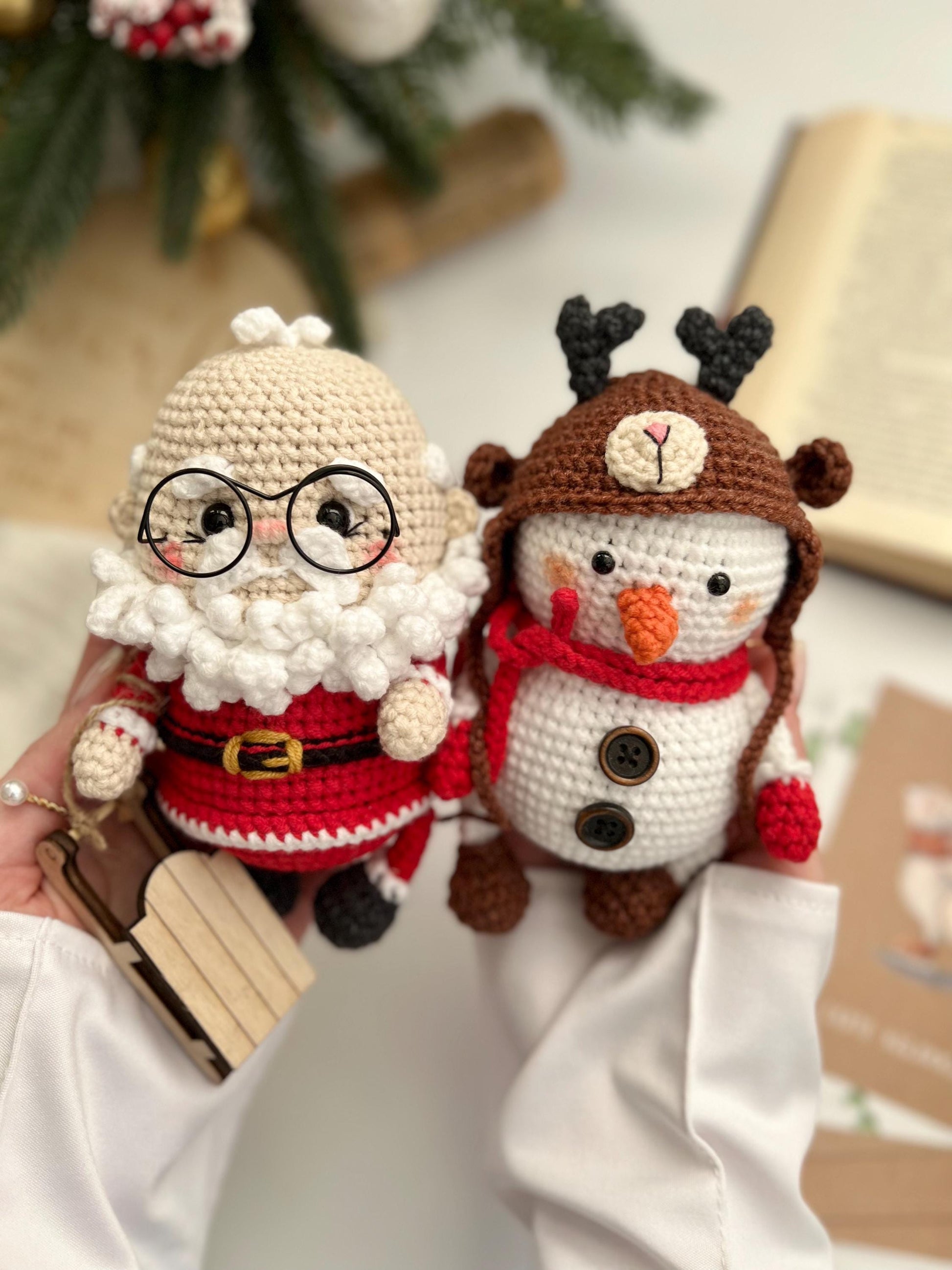 Christmas set of two crochet toys, amigurumi Santa with sleigh, crochet snowman