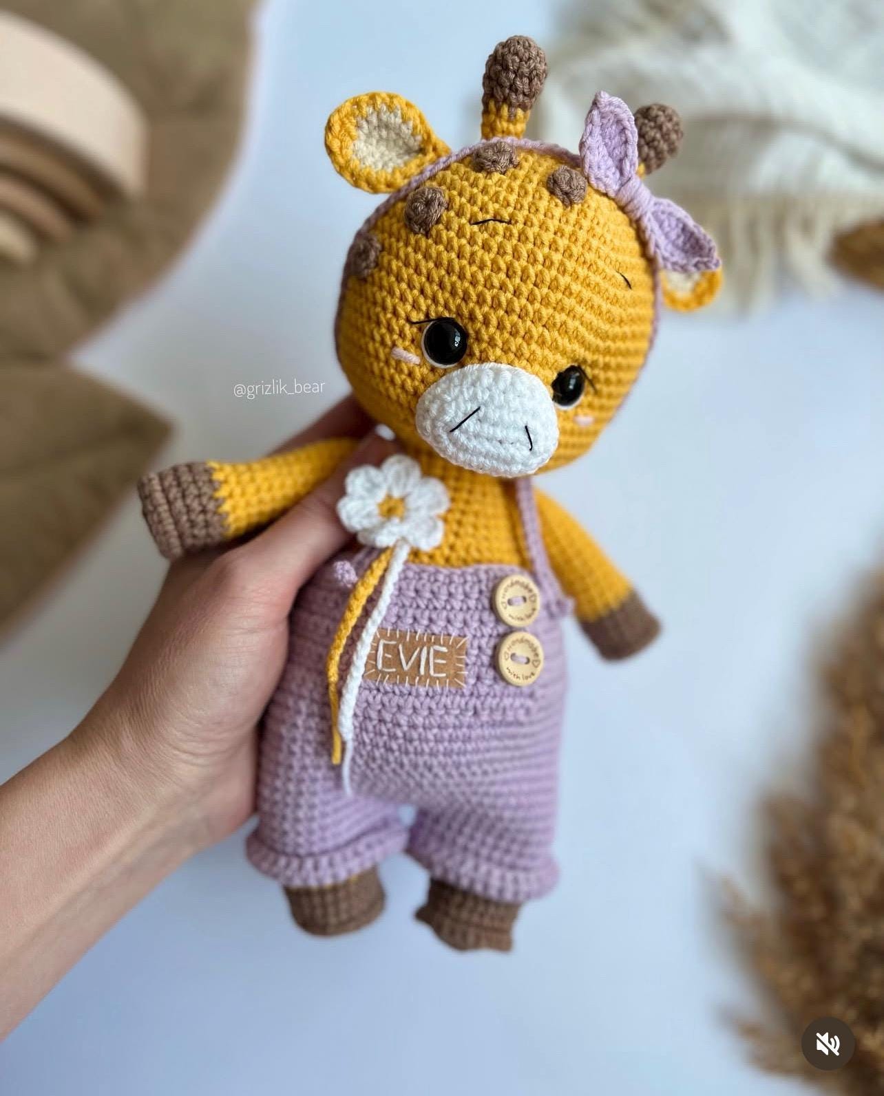 Cute amigurumi giraffe toy, crochet safari stuffed animals, baby shower gift, baby sleeping toy, crochet giraffe, safari nursery decor